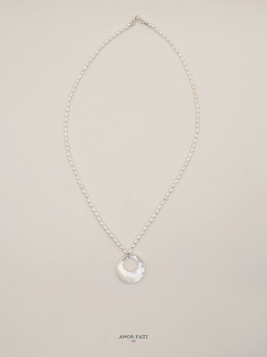 Halo Pearl necklace